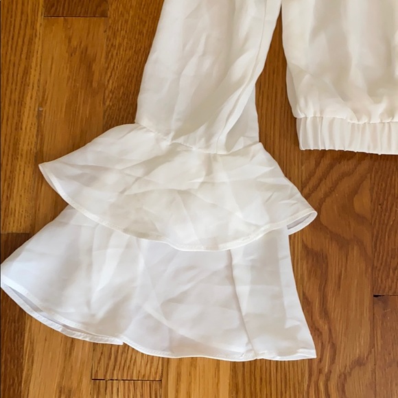 White Flowy top - Picture 3 of 4